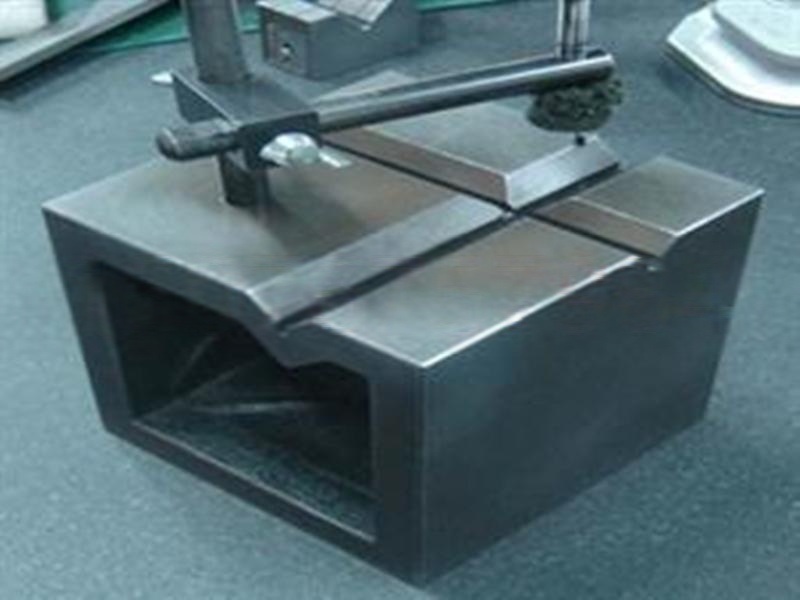 燕新量具專業(yè)生產(chǎn)供應(yīng)100m3--500m3各 型號(hào)鑄鐵方箱，廠家直銷價(jià)格優(yōu)惠，歡迎惠顧訂購(gòu)。